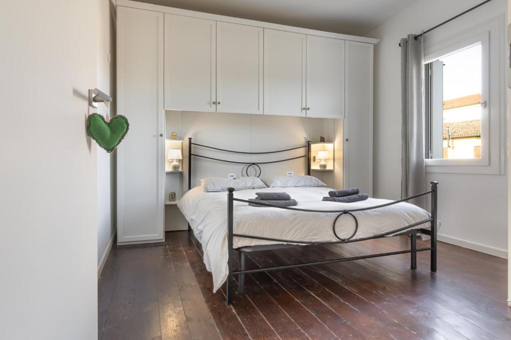 A bed or beds in a room at 45 minutes to Venice - By Flora