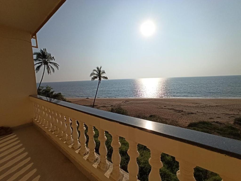 Saguntara Beach Homestay - Salle Familiale Avec Vue Sur La Montagne