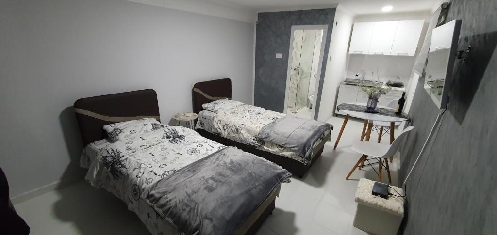 Cozzy apartment near the Aiport Podgorica - 1