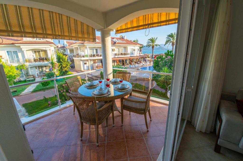 Balkón nebo terasa v ubytování Sunset Beach Resort Aqua Lettings