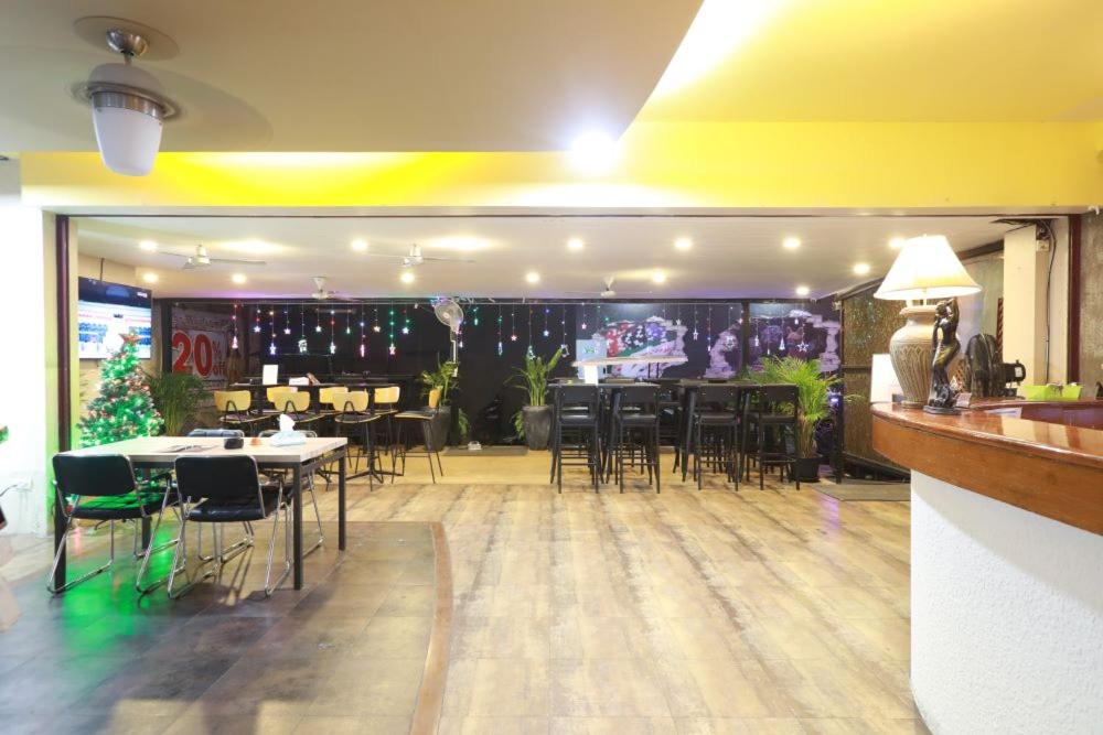 Pasadena Lodge - Resim 40