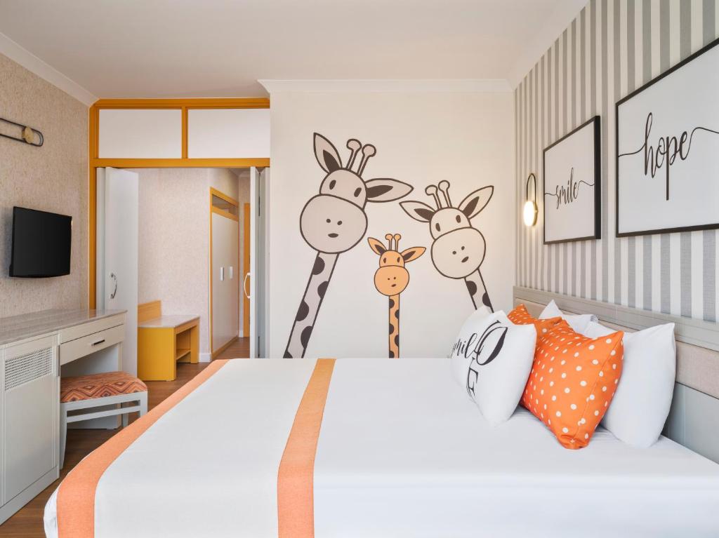 Selectum Family Comfort Side - Family Sea View Room-Main Building