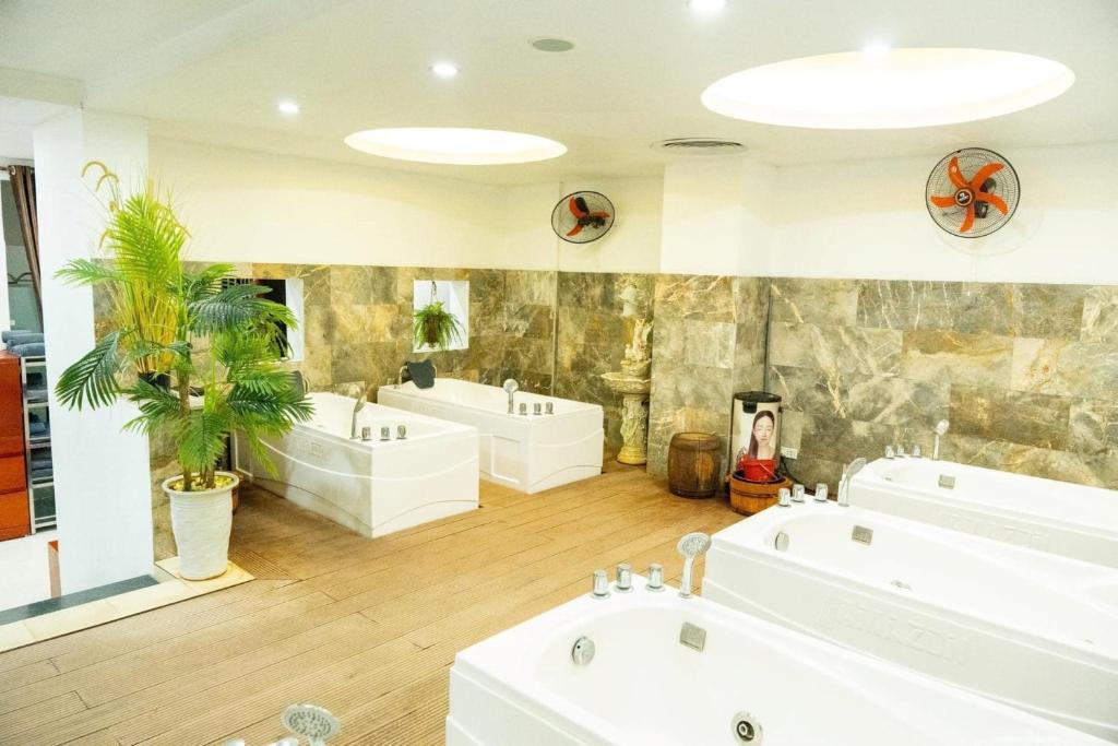 Fotografie z fotogalerie ubytování Hòa Nam Hotel v destinaci Nam Dương