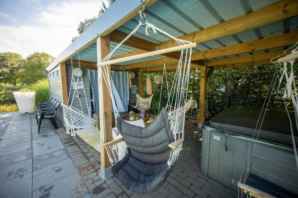 Balkón nebo terasa v ubytování Witte Merel Glamping
