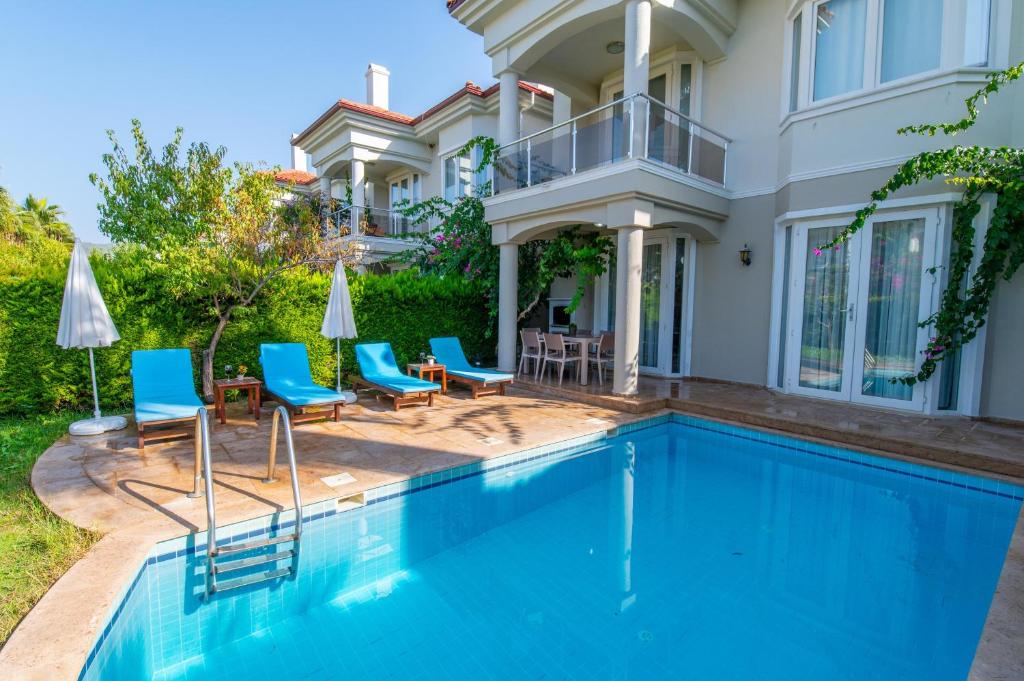 Bazén v ubytování Sunset Beach Villas and Apartments nebo v jeho okolí