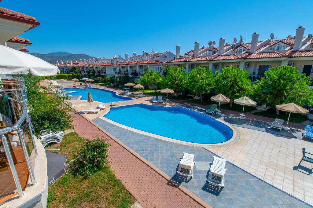 Bazén v ubytování Sunset Beach Villas and Apartments nebo v jeho okolí