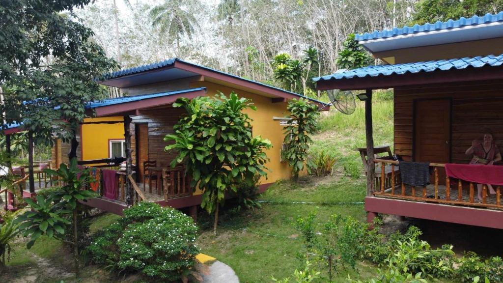 Zahrada ubytování Baan Panseng Bungalow
