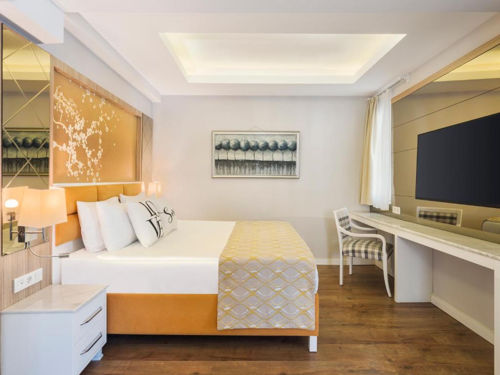 Selectum Family Comfort Side - Lake House Swim- Up Standart Room