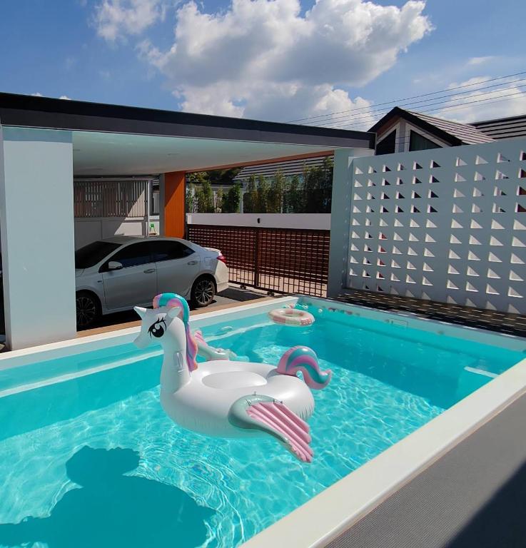 Bazén v ubytování เคียงโขงพูลวิลล่าเชียงคาน Kiang Khong Pool Villa de Chiang Khan nebo v jeho okolí