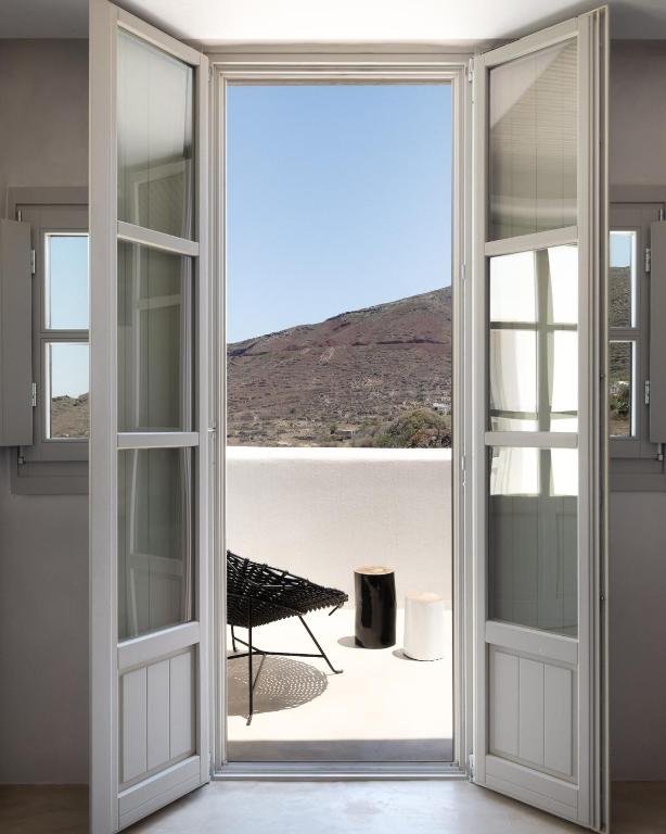 Danae Suites Santorini - 8