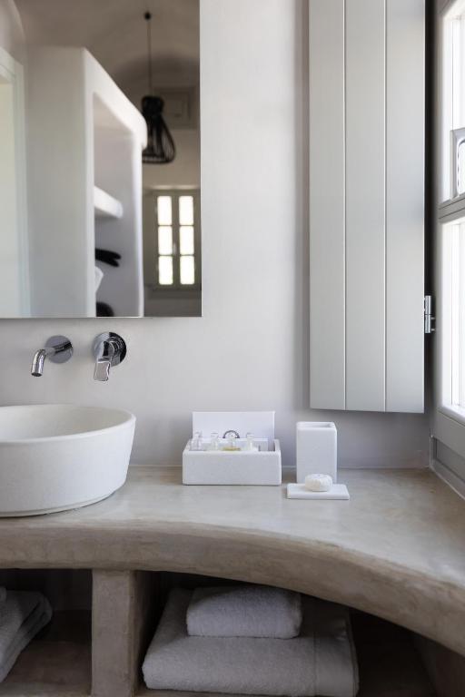 Danae Suites Santorini - 11