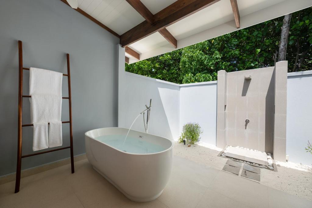Ifuru Island Resort Maldives - 24-Hours Premium All-inclusive - Villa De Sunset Beach