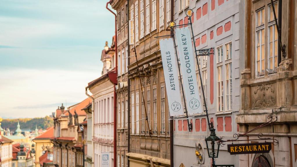 Nespecifikovaný výhled na destinaci Praha nebo výhled na město při pohledu z hotelu