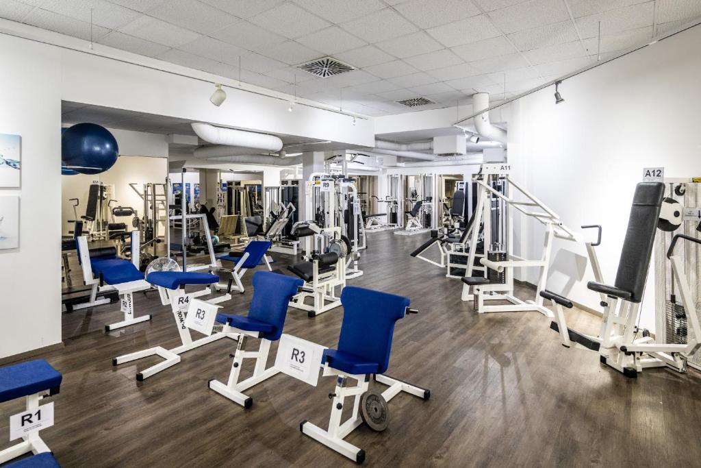 Fitness centrum a/nebo fitness zařízení v ubytování Hotel HerzogsPark