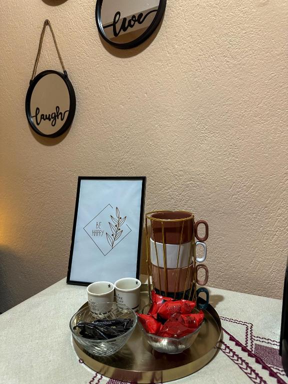 Příslušenství pro přípravu čaje a kávy v ubytování Villa Malo Guesthouse