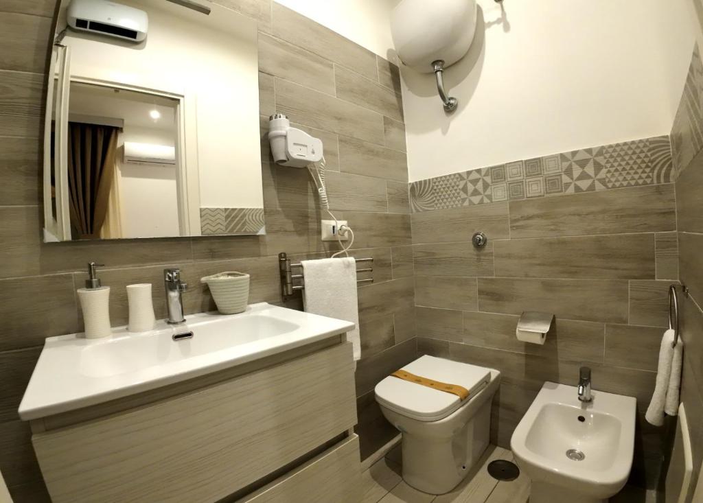Koupelna v ubytování Napoli Centro Suite e Spa