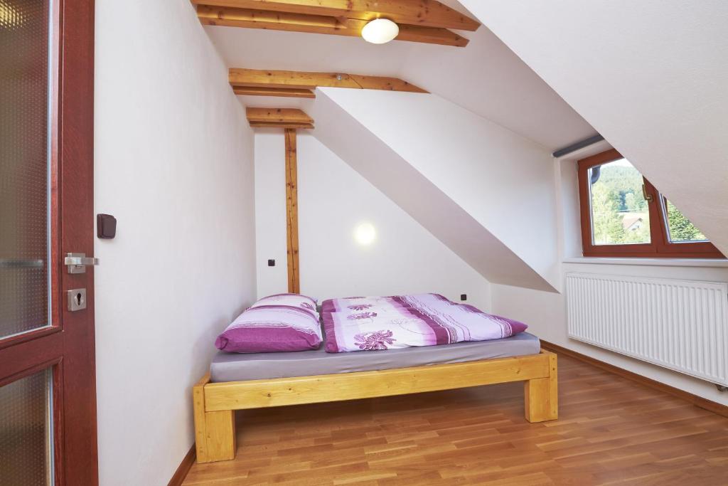 Postel nebo postele na pokoji v ubytování Chalupa na dobrém místě