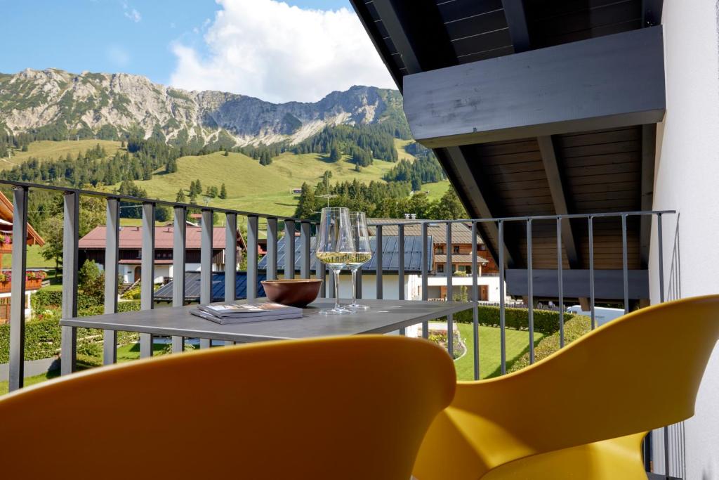 Nespecifikovaný výhled na hory nebo výhled na hory při pohledu z hotelu