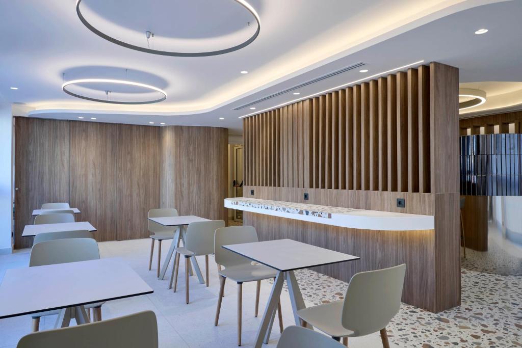 Twinn Downtown Piraeus, Santikos Collection - Resim 11