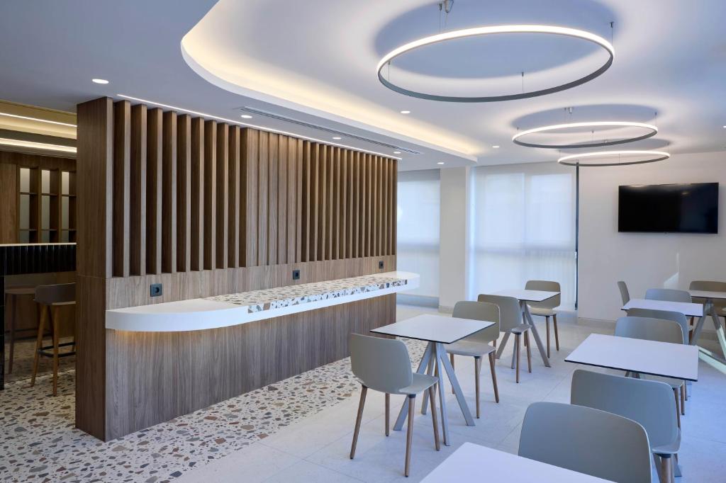 Twinn Downtown Piraeus, Santikos Collection - Resim 4