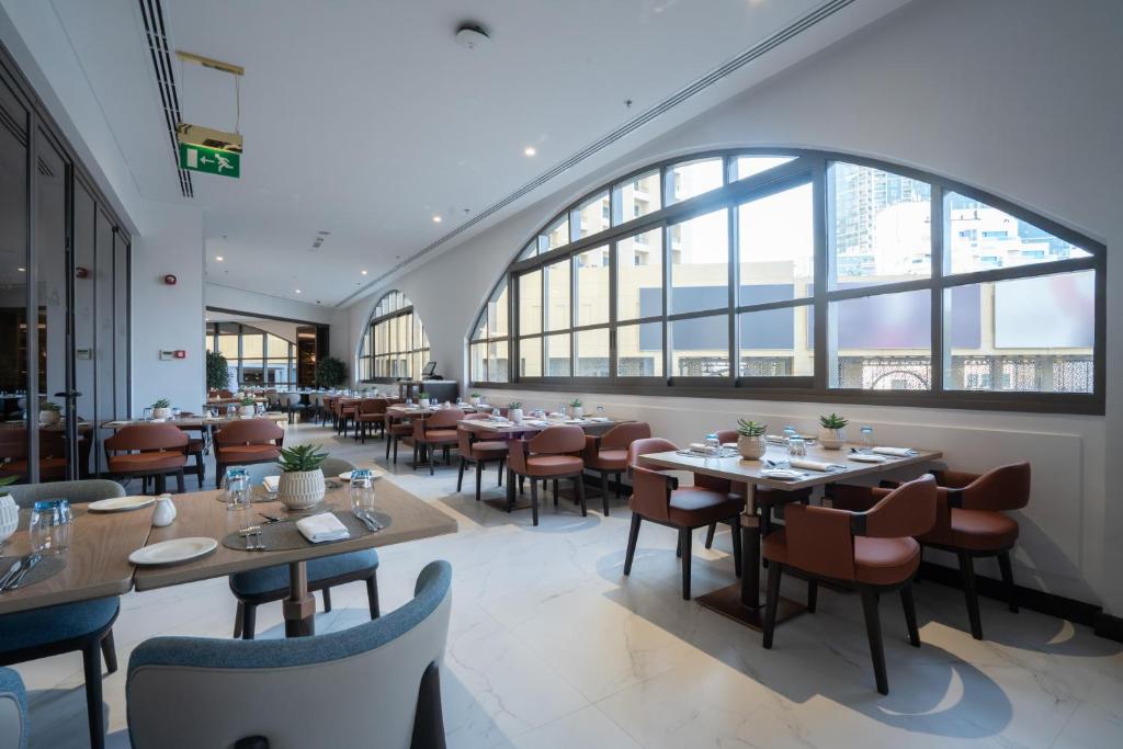 Restaurace v ubytování Amwaj Rotana, Jumeirah Beach - Dubai