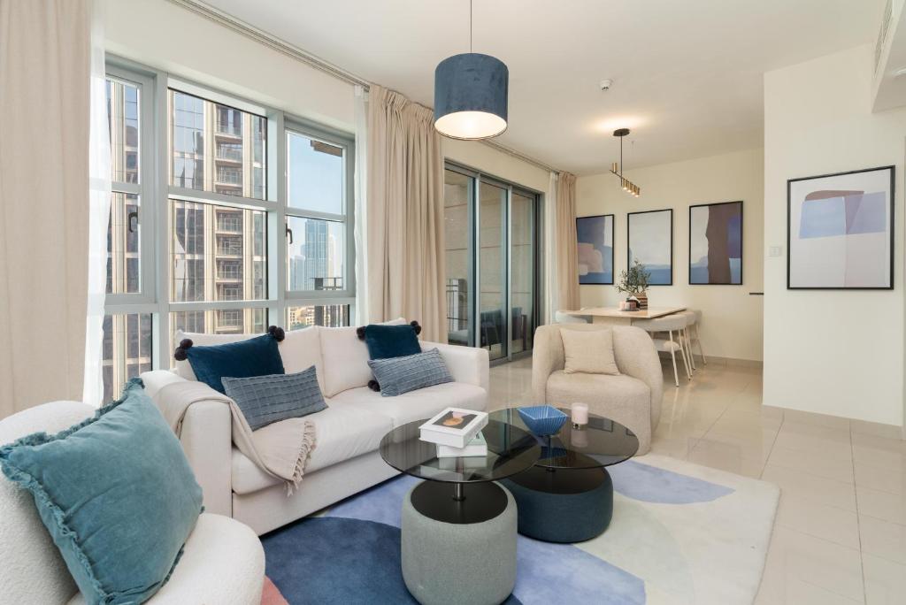 Burj Khalifa Views / 5 min walk from Dubai Mall / Dubai Opera