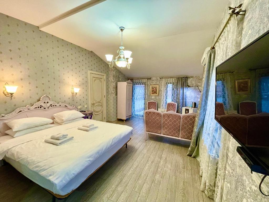 Postel nebo postele na pokoji v ubytování 34 Silver Rooms