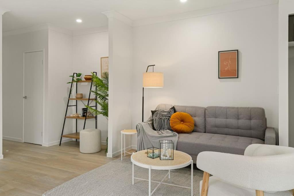 Χώρος καθιστικού στο Dual key 5BR Family home with stunning interior
