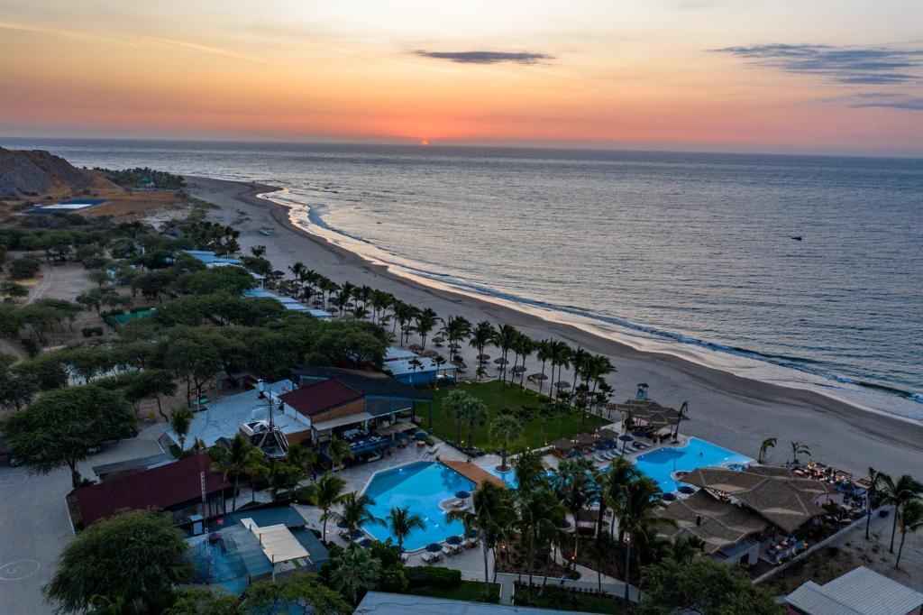 Punta Sal Suites & Bungalows Resort