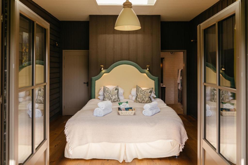 Retreat East - 