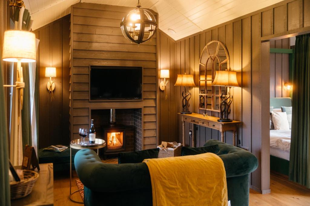 Retreat East - 