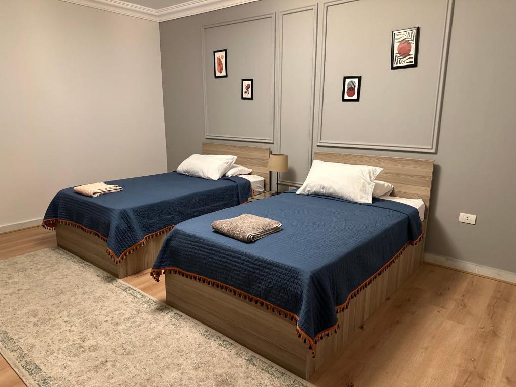 Chelay studios - Two-Bedroom Apartment