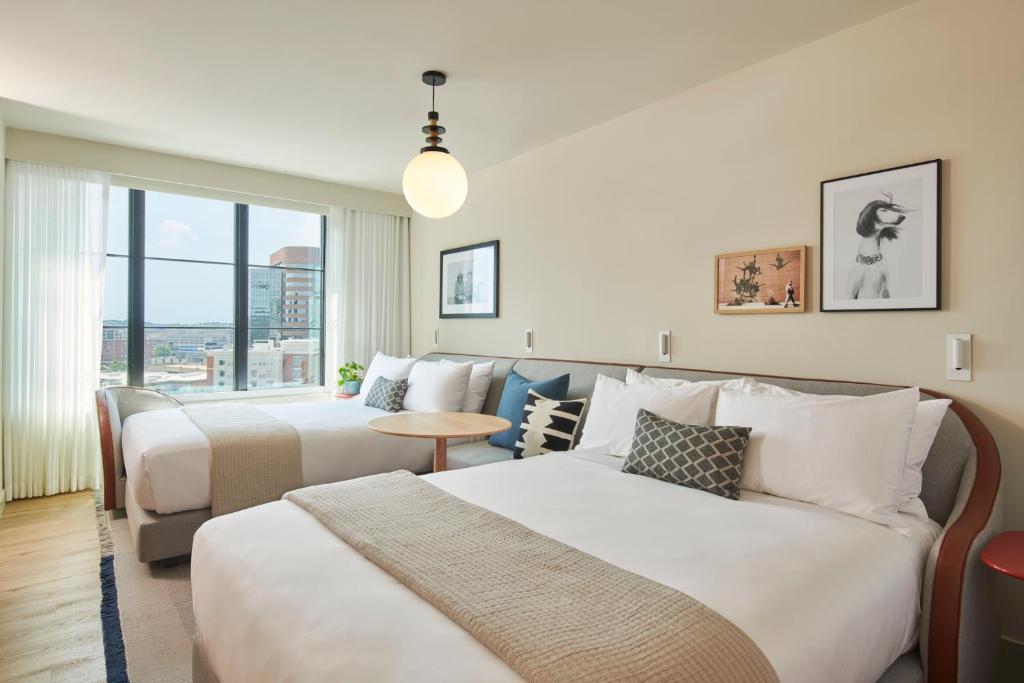 Virgin Hotels Nashville - Chambre Queen De Chambre Avec Deux Lits Queen - Accessible