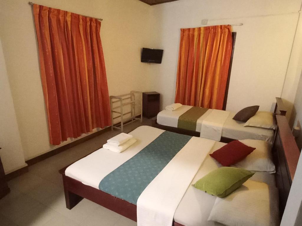 Postel nebo postele na pokoji v ubytování Days Inn B/B