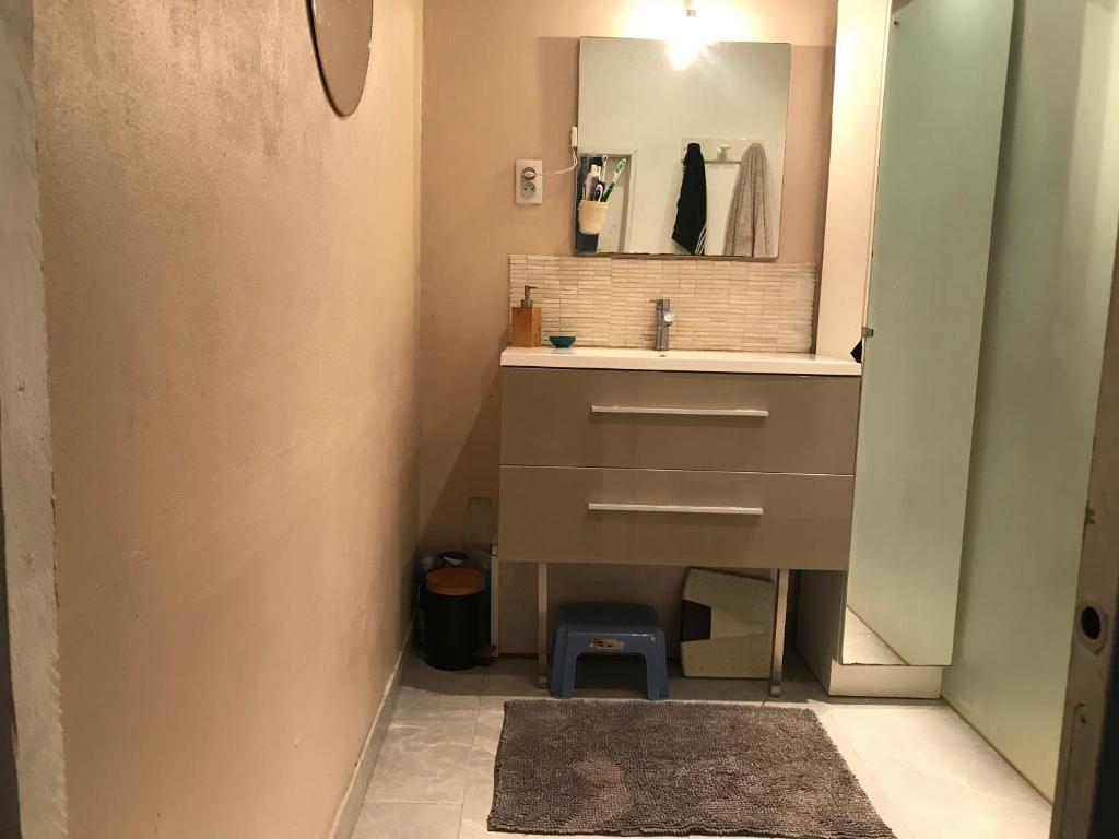 Kúpeľňa v ubytovaní Maison, 2chambres, gde terrasse, prox SNCF, friche et Vieux Port