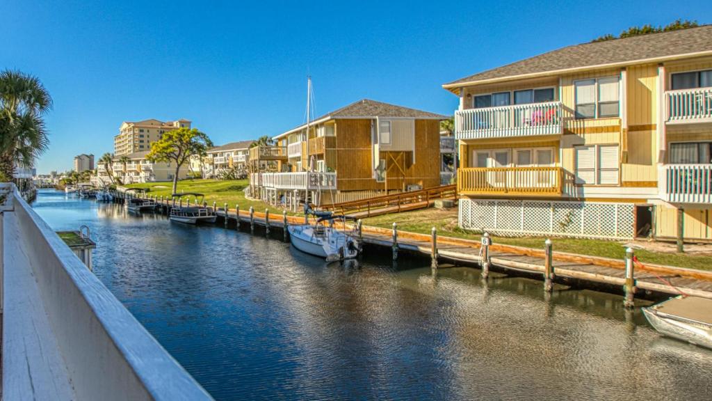 Canal Views! Pet Friendly! Sandpiper Cove 4103!, Destin Updated 2024