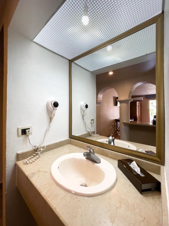 Hotel Gran Plaza & Convention Center - Twin Room With Terrace