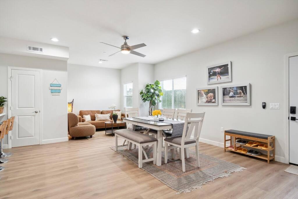 Incredible Value for 12 guests, New 3BR Home by Disneyland, Knott's