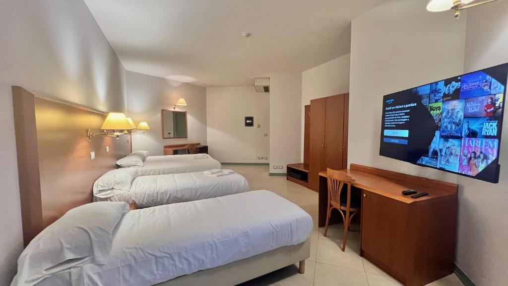 HC Hotel Touring Seniga - Chambre Quadruple Avec Balcon