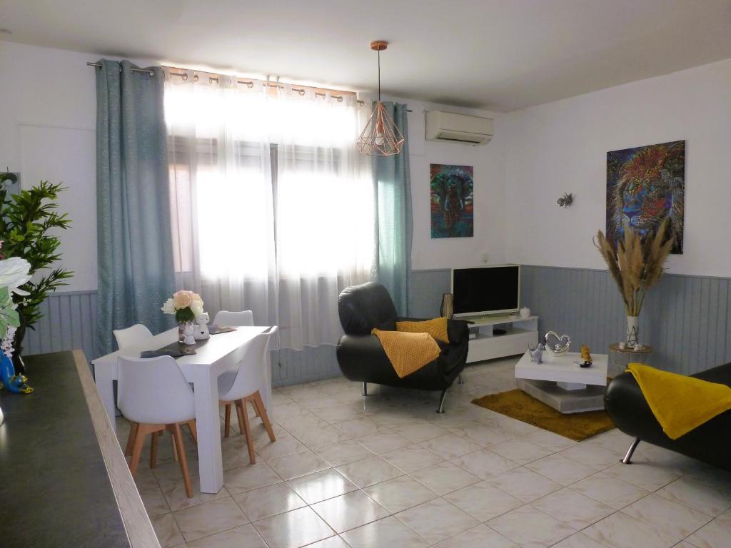 Le Chat Botté - Appartement D'une Chambre