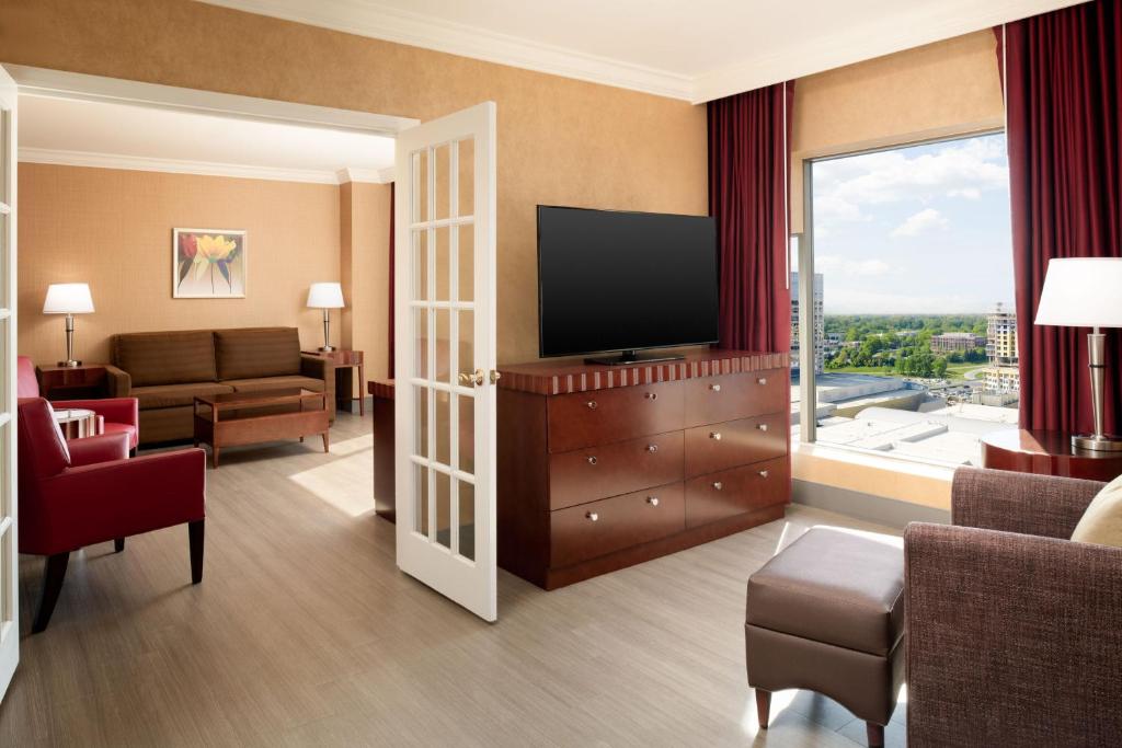 Hilton Charlotte Uptown - 