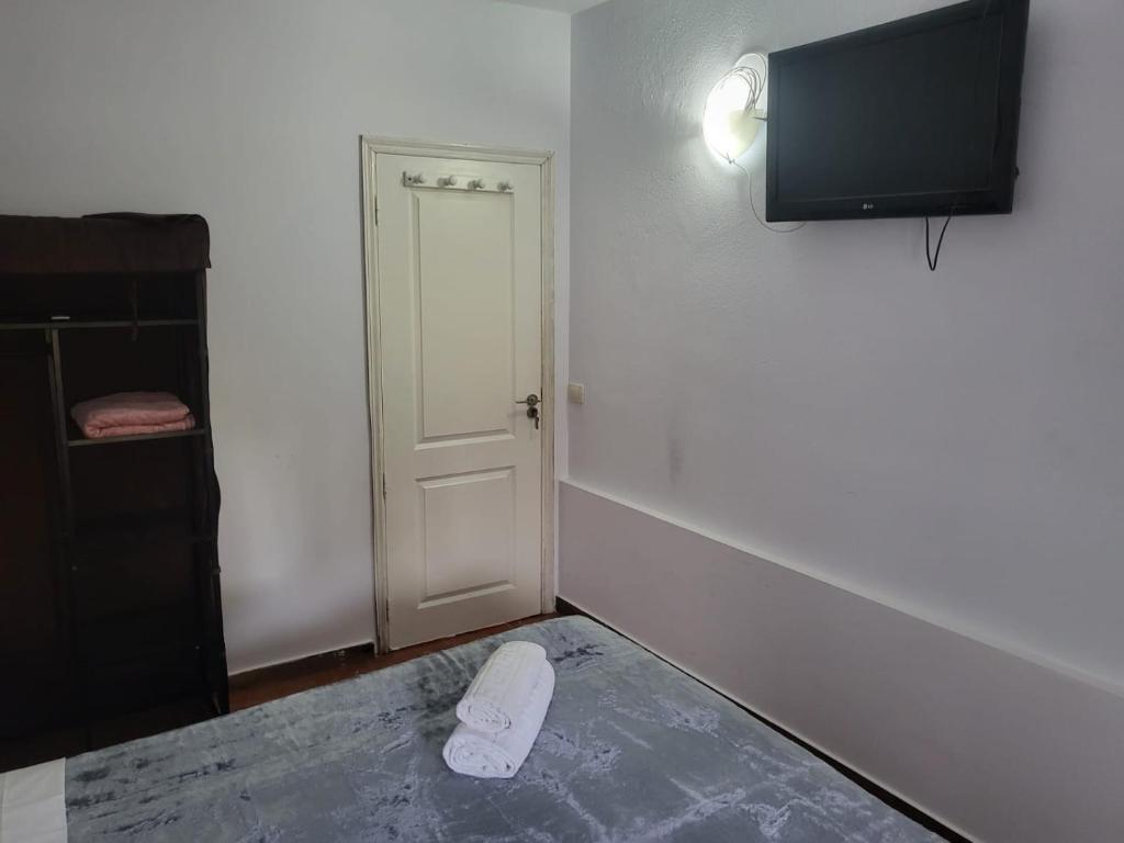 TV a/nebo společenská místnost v ubytování Captain Morgan House