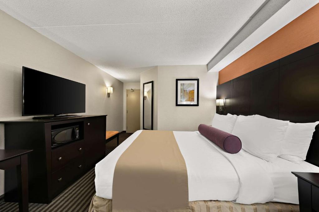Best Western Plus Toronto North York Hotel & Suites - Resim 17