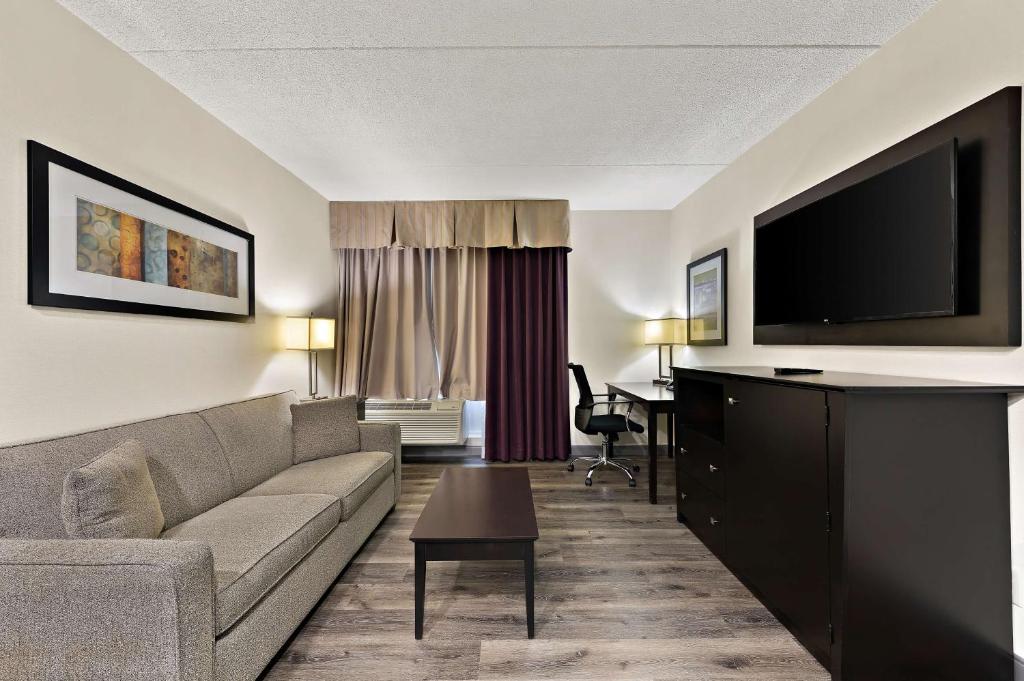 Best Western Plus Toronto North York Hotel & Suites - Resim 25