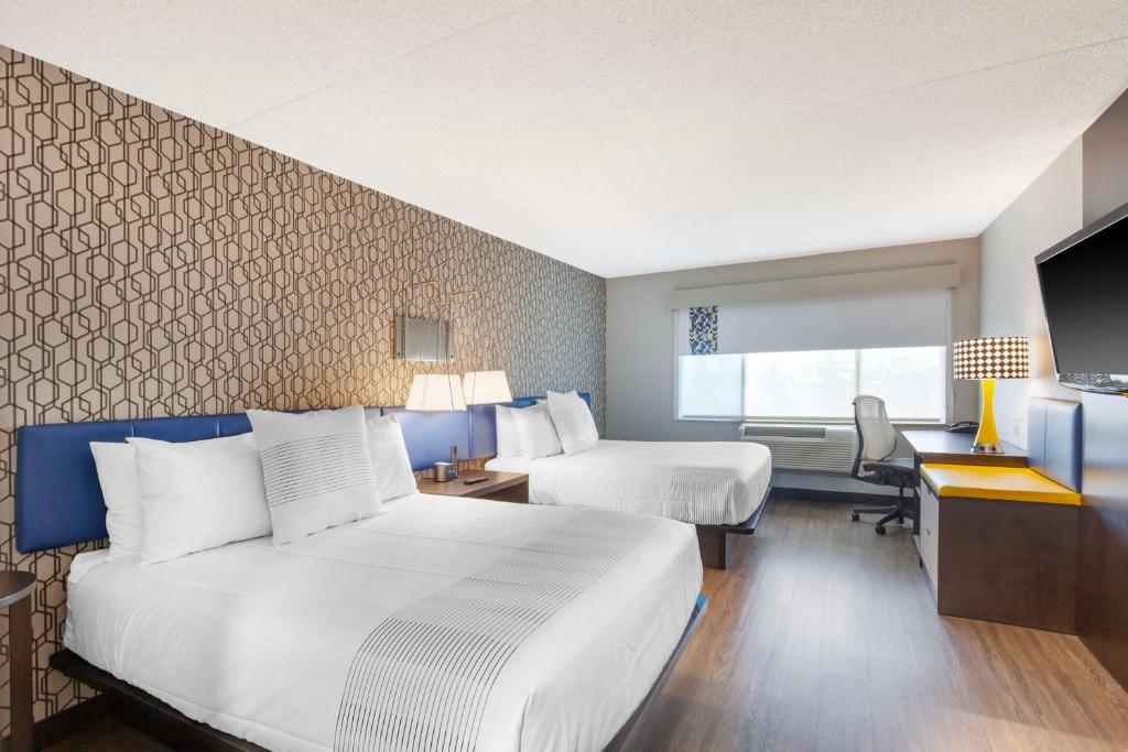 
Queen Room with Two Queen Beds
