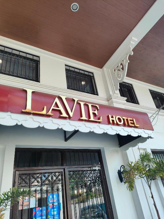Certifikát, hodnocení, plakát nebo jiný dokument vystavený v ubytování LaVie Hotel