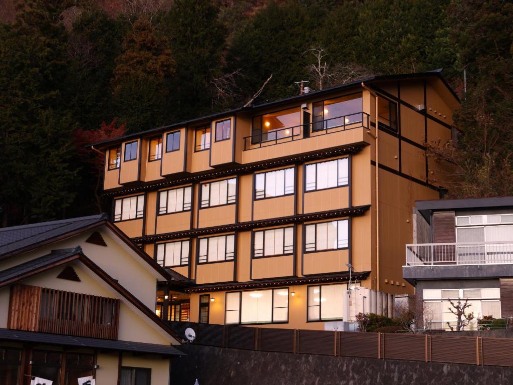 Budova, kde se ryokan nachází