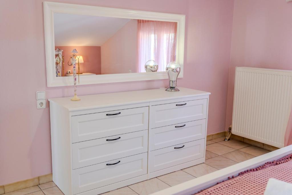 Georgina's Meteora Loft Apartment - 9