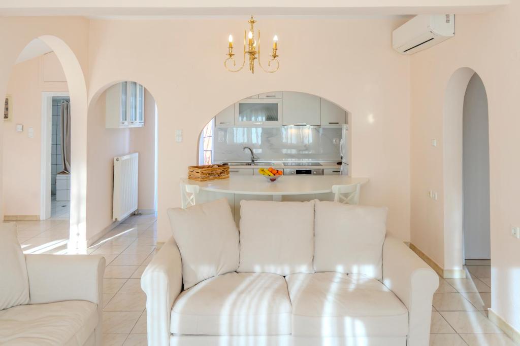 Georgina's Meteora Loft Apartment - 16