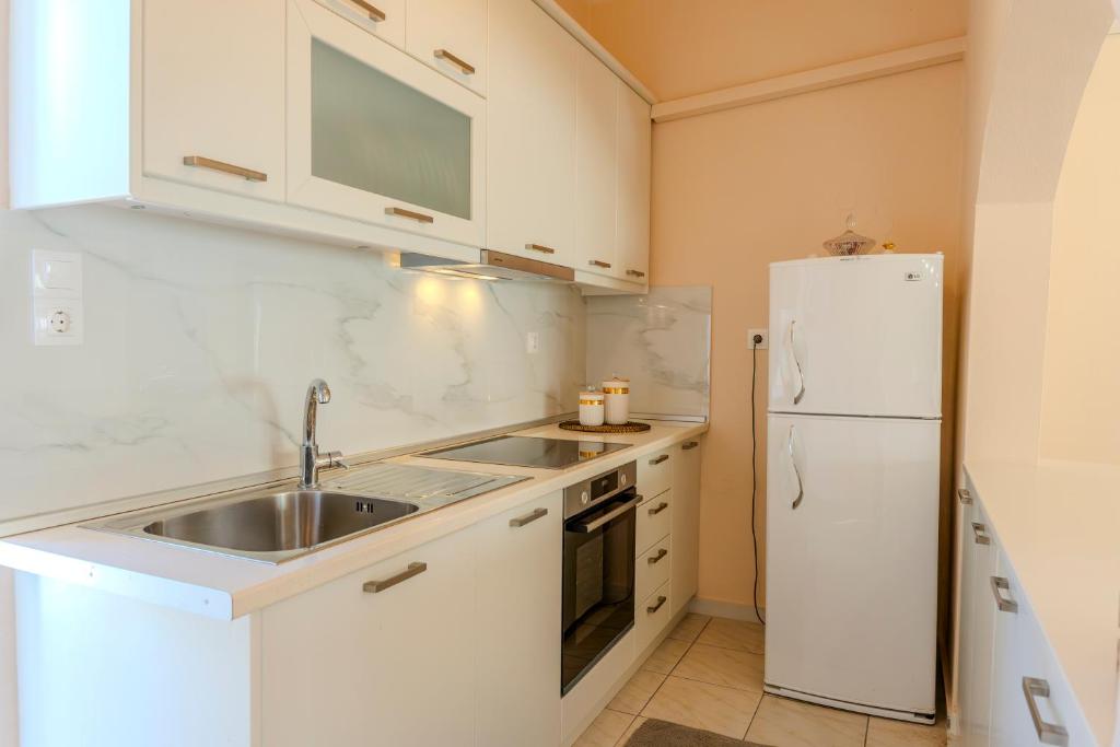 Georgina's Meteora Loft Apartment - 10